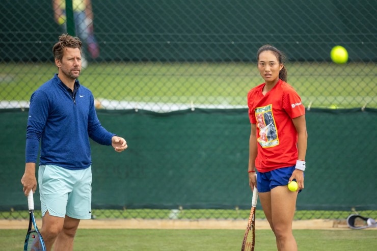 &#34;Thần đồng&#34; tennis Trung Quốc gây chấn động, lọt vào tứ kết US Open - 2