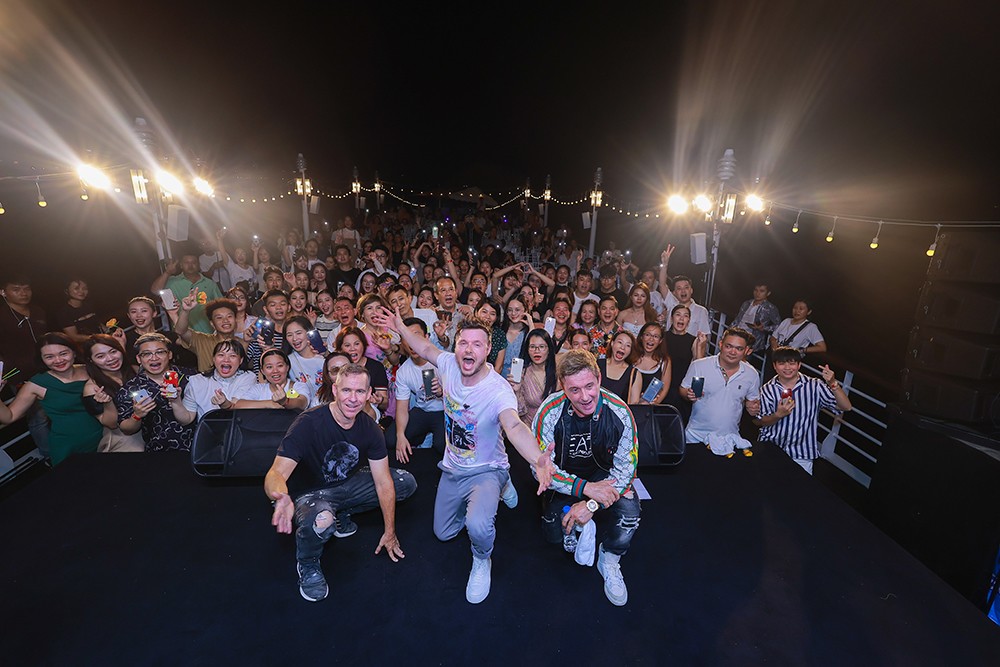 911 Band và những hình ảnh ấn tượng trong Live Show trên du thuyền Hạ Long đầu tiên - 2