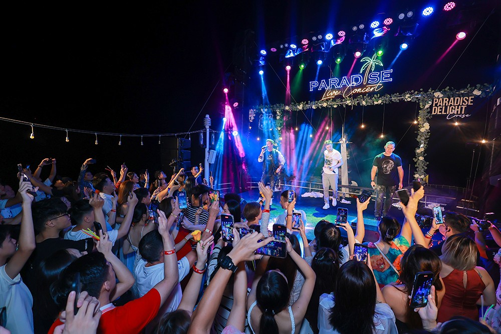 911 Band và những hình ảnh ấn tượng trong Live Show trên du thuyền Hạ Long đầu tiên - 1