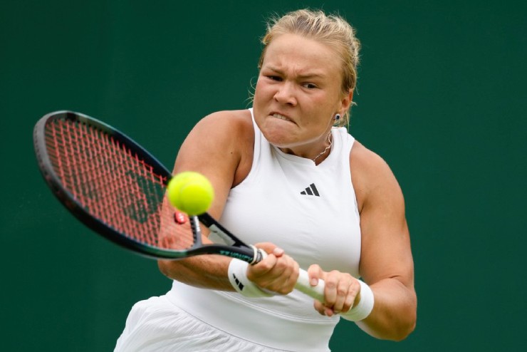 Nữ tay vợt mạnh mẽ như võ sỹ, khuất phục cựu số 1 thế giới ở Wimbledon - 2