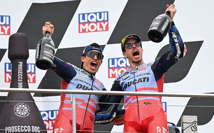 Đua xe MotoGP, German GP: Martin gục ngã trước “cửa thiên đàng”, Bagnaia vô địch giai đoạn 1 - 6