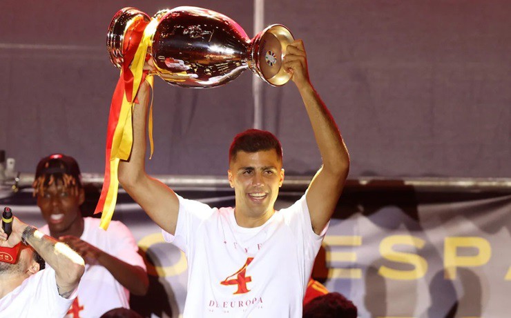 Tây Ban Nha nguy cơ bị phạt vì Rodri sau chức vô địch EURO 2024 - 1