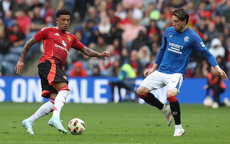 Hàng công MU cạnh tranh khốc liệt, Diallo thách thức Sancho - Rashford - 1