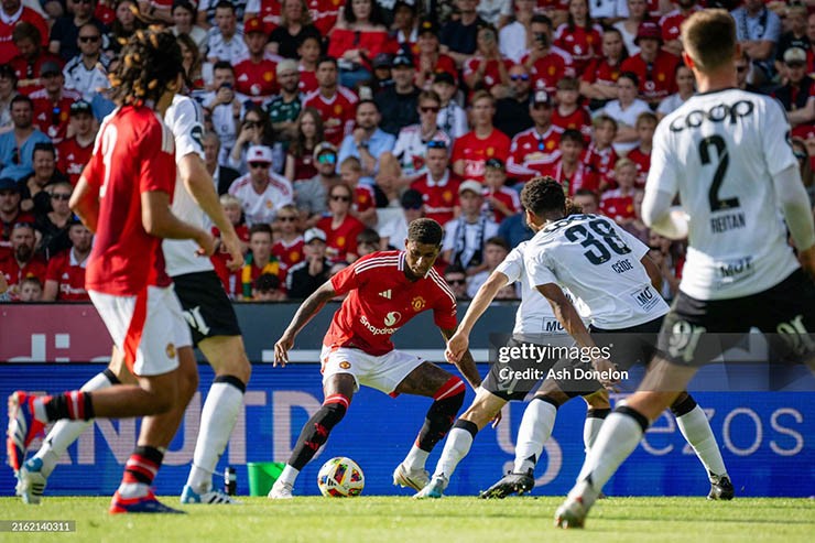 MU mơ đua vô địch Ngoại hạng Anh, HLV Ten Hag “thách” Rashford ghi 30 bàn - 2