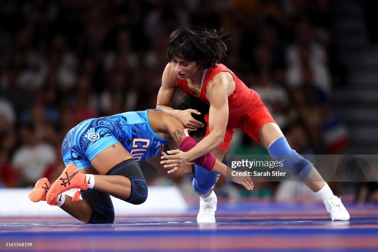 Rắc rối môn vật ở Olympic: Bị loại vì thừa 0,1kg, tưởng thua lại thi đấu tranh HCV - 1