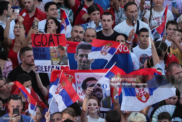 Djokovic được vinh danh đặc biệt ở Serbia, biển người nồng nhiệt chào đón - 4