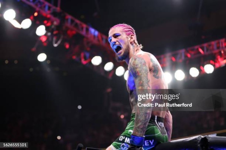 Võ sỹ người Nga được ca ngợi mạnh nhất UFC, khiến 17 đối thủ đau đớn rời sàn - 2