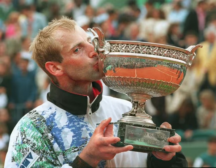 Muster đạt đỉnh cao tennis, giữ ngôi "Vua đất nện" trước thời Nadal - 2