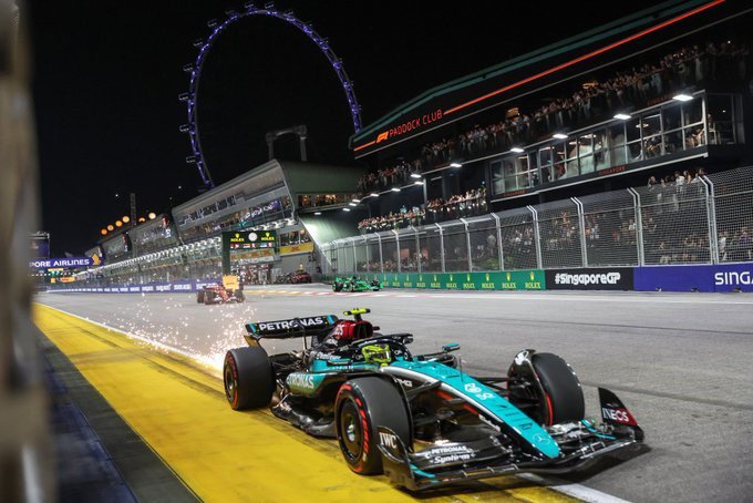 Đua xe F1, Singapore GP: “Quà” chia tay của Ricciardo dành cho Verstappen - 3