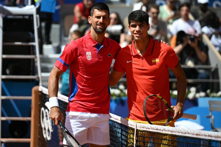 Djokovic đua top 3 với Alcaraz, "ngả mũ" Cilic tăng 566 bậc (Bảng xếp hạng tennis 30/9) - 1