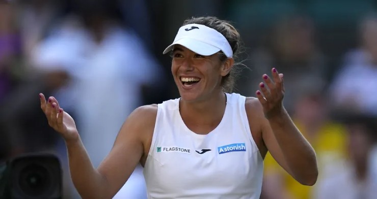 Người đẹp tennis thua đau vòng loại, vì sao lại đoạt vé vào vòng 3 Wimbledon? - 1