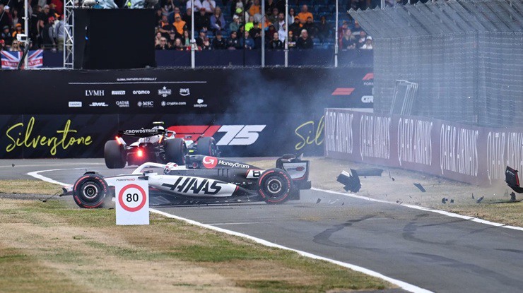Đua xe F1, British GP: Verstappen đánh bại McLaren, giành pole tại Silverstone - 1