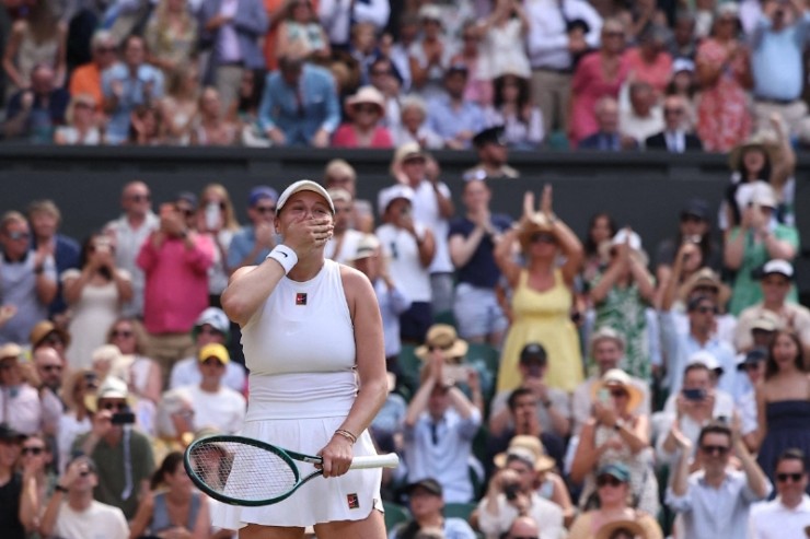 Mỹ nhân "siêu vòng 1" là "khắc tinh" số 1 thế giới: Chung kết Wimbledon lịch sử - 1