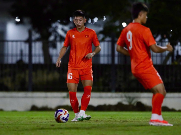 Sao U23 Việt Nam tiết lộ lời HLV Kim Sang Sik sau khi "xem giò" U23 Indonesia - 3