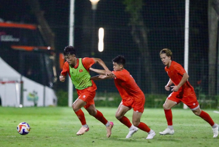 Sao U23 Việt Nam tiết lộ lời HLV Kim Sang Sik sau khi "xem giò" U23 Indonesia - 6
