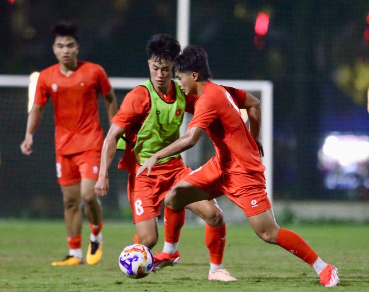 Sao U23 Việt Nam tiết lộ lời HLV Kim Sang Sik sau khi "xem giò" U23 Indonesia - 7
