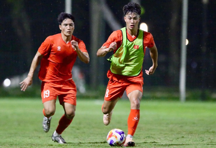 Sao U23 Việt Nam tiết lộ lời HLV Kim Sang Sik sau khi "xem giò" U23 Indonesia - 2