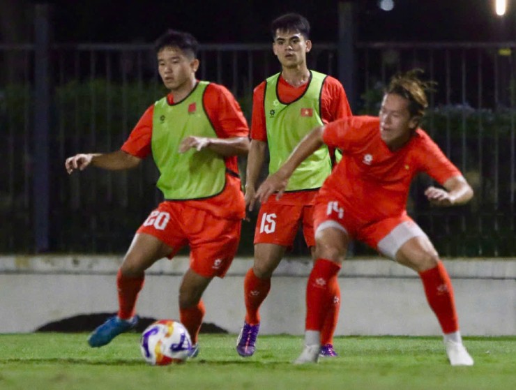 Sao U23 Việt Nam tiết lộ lời HLV Kim Sang Sik sau khi "xem giò" U23 Indonesia - 5