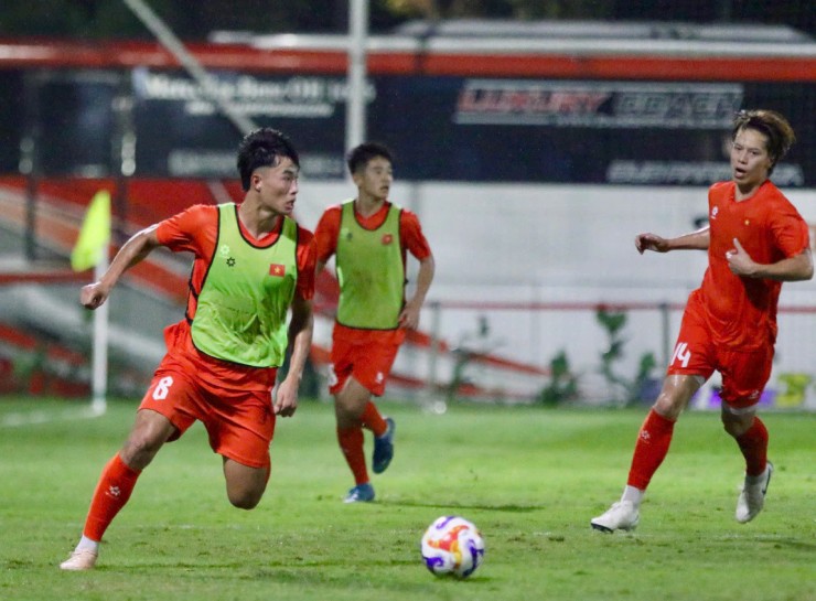 Sao U23 Việt Nam tiết lộ lời HLV Kim Sang Sik sau khi "xem giò" U23 Indonesia - 8