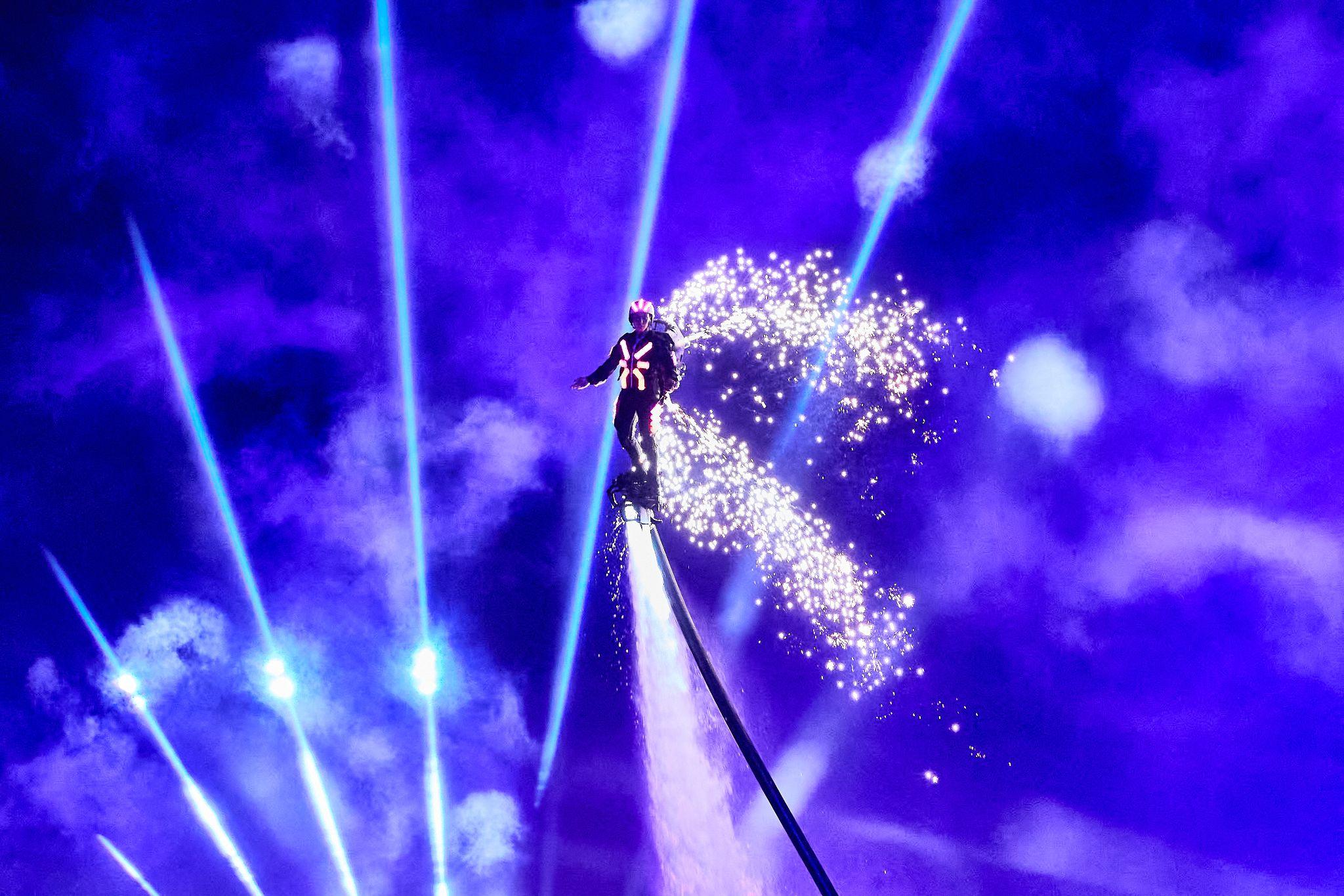 Hàng ngàn drone sẽ xuất hiện trên bầu trời Phú Quốc trong show diễn Symphony of the sea từ tháng 11 này - 2