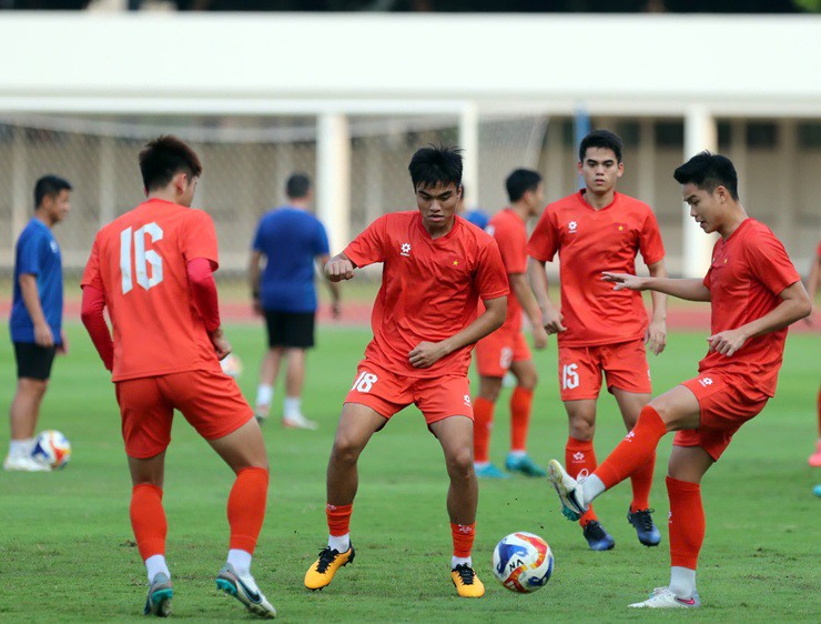 HLV Kim Sang Sik đón tin vui, U23 Việt Nam háo hức đấu bán kết U23 Đông Nam Á - 2