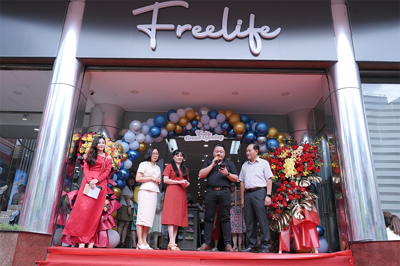 Tưng bừng khai trương Showroom Freelife,  Việt Á Châu vươn tầm thương hiệu Việt - 2