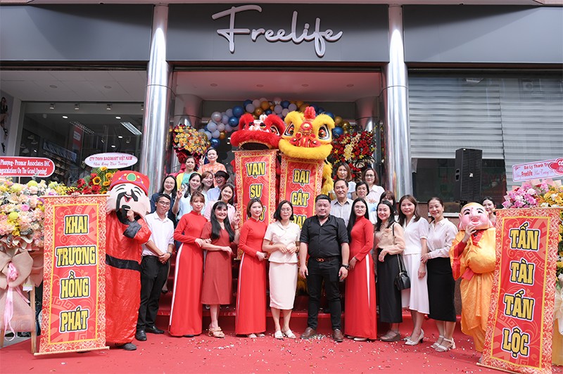 Tưng bừng khai trương Showroom Freelife,  Việt Á Châu vươn tầm thương hiệu Việt - 3