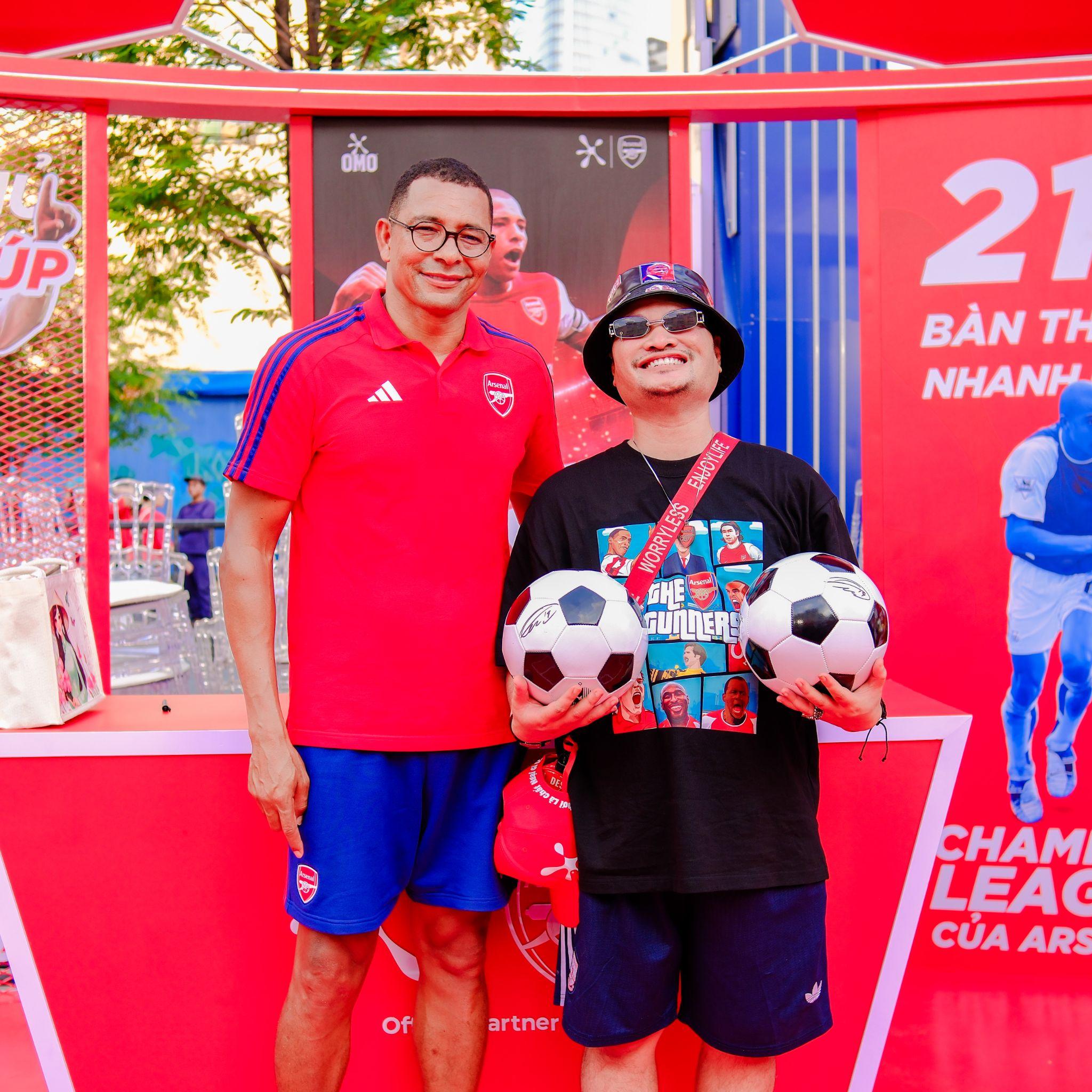 Gilberto Silva “gây sốt” khi xuất hiện ở sự kiện OMO Pháo Đài Lấm Bẩn, fan vây kín chụp ảnh - 6