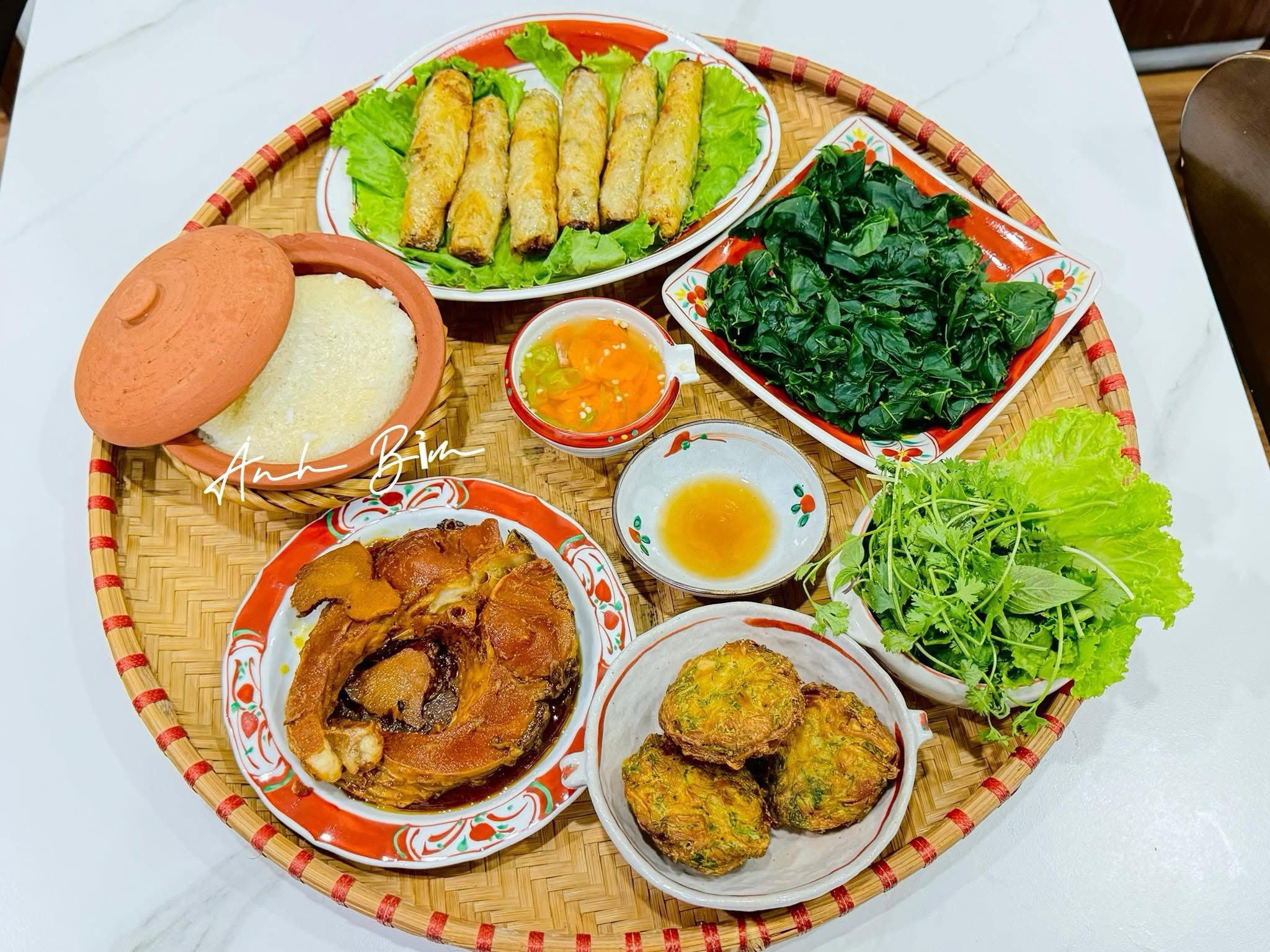 Chưa biết tối nay ăn gì, học ngay những mâm cơm nhà siêu ngon của mẹ đảm - 15