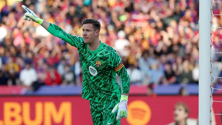 Tin mới nhất bóng đá sáng 8/8: Barcelona tước băng đội trưởng của Ter Stegen - 1