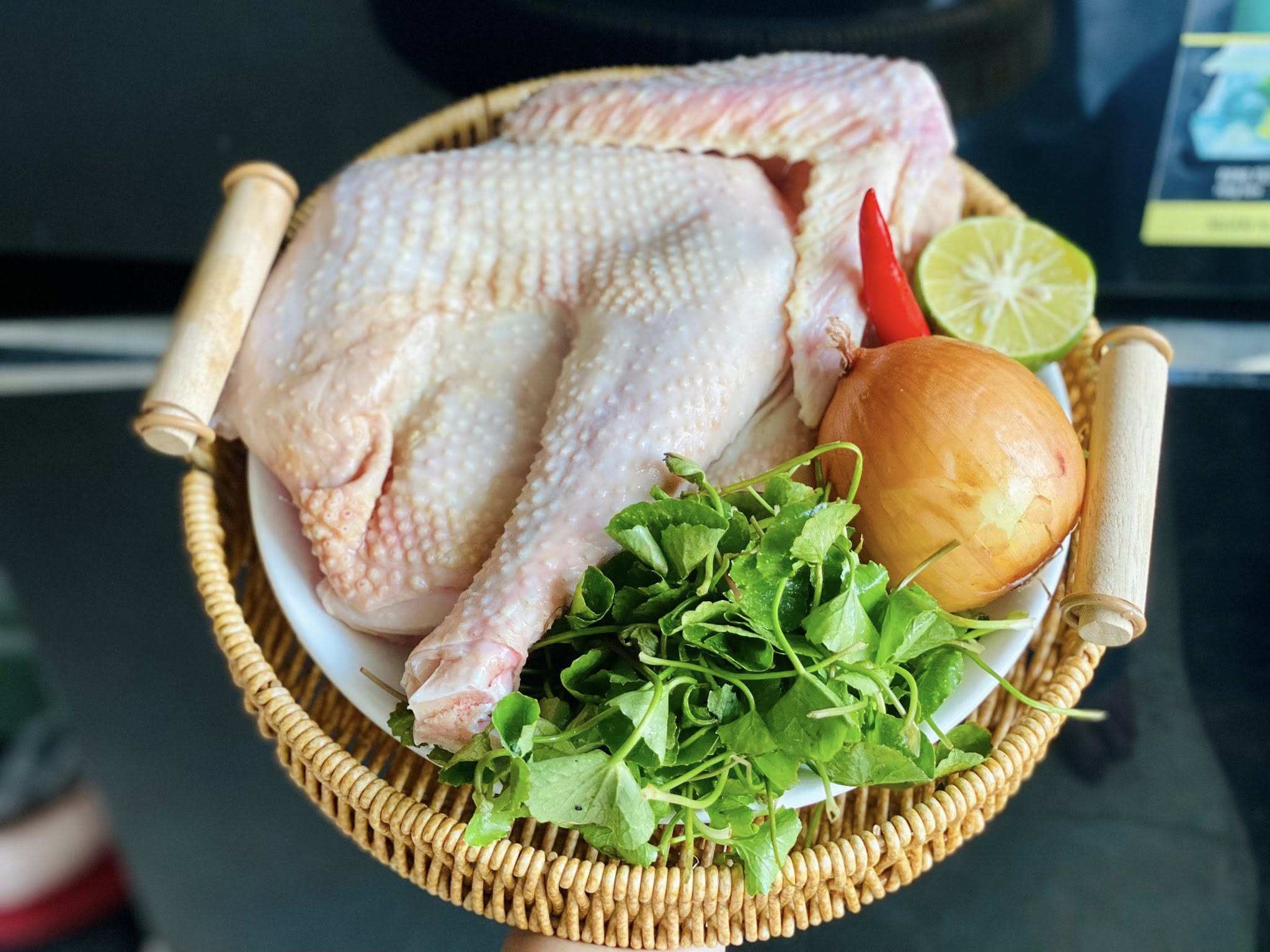 Gà luộc ăn mãi không hết, trộn gỏi theo cách này giòn ngon xuất sắc - 2