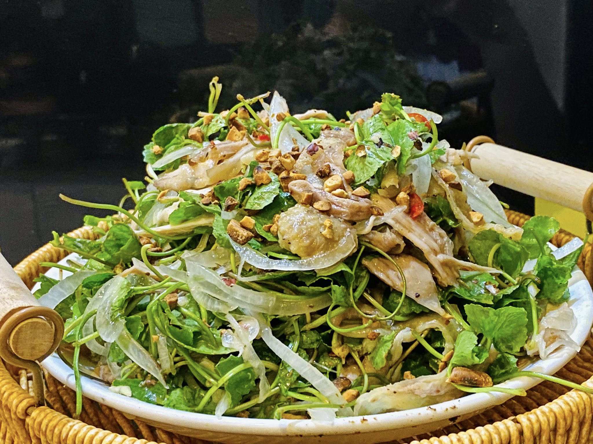 Gà luộc ăn mãi không hết, trộn gỏi theo cách này giòn ngon xuất sắc - 6