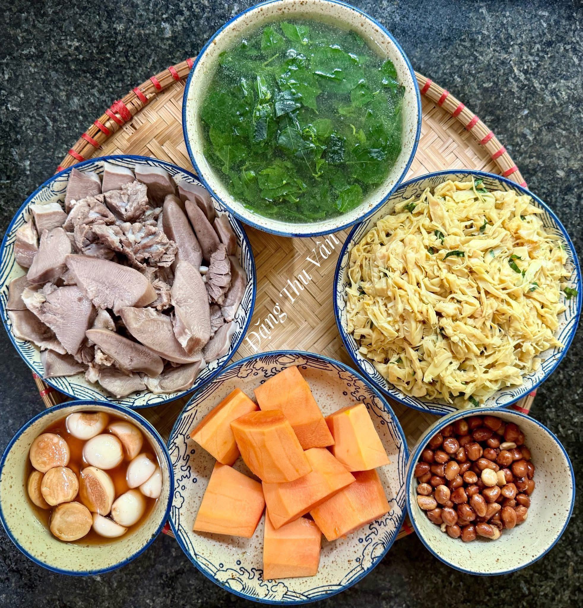 Những mâm cơm ngon tuyệt của mẹ đảm khiến ai nhìn thấy cũng muốn về nhà - 2