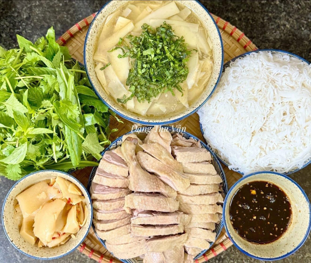 Những mâm cơm ngon tuyệt của mẹ đảm khiến ai nhìn thấy cũng muốn về nhà - 11