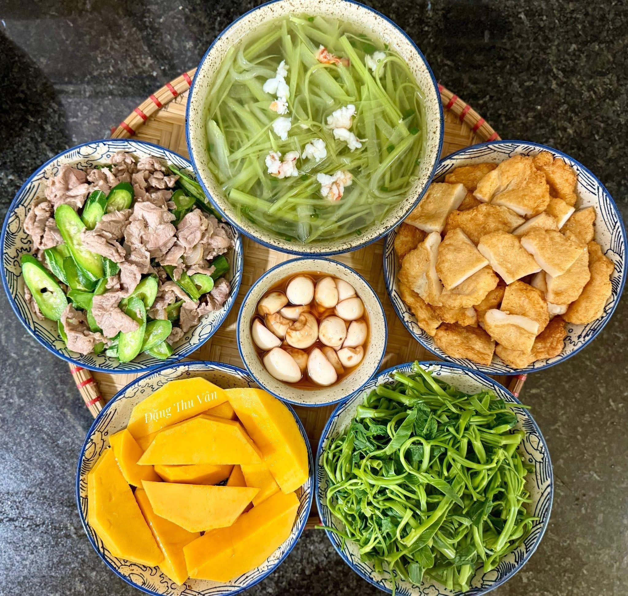 Những mâm cơm ngon tuyệt của mẹ đảm khiến ai nhìn thấy cũng muốn về nhà - 14