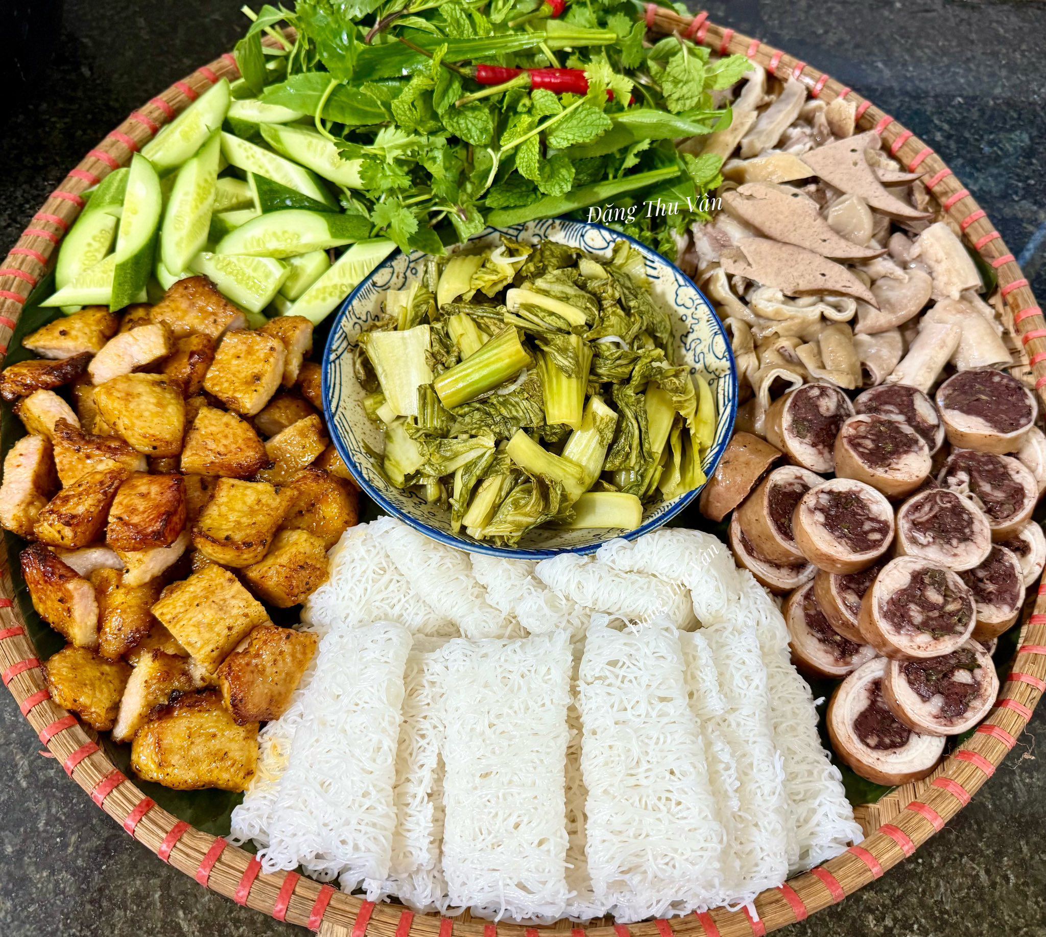 Những mâm cơm ngon tuyệt của mẹ đảm khiến ai nhìn thấy cũng muốn về nhà - 21