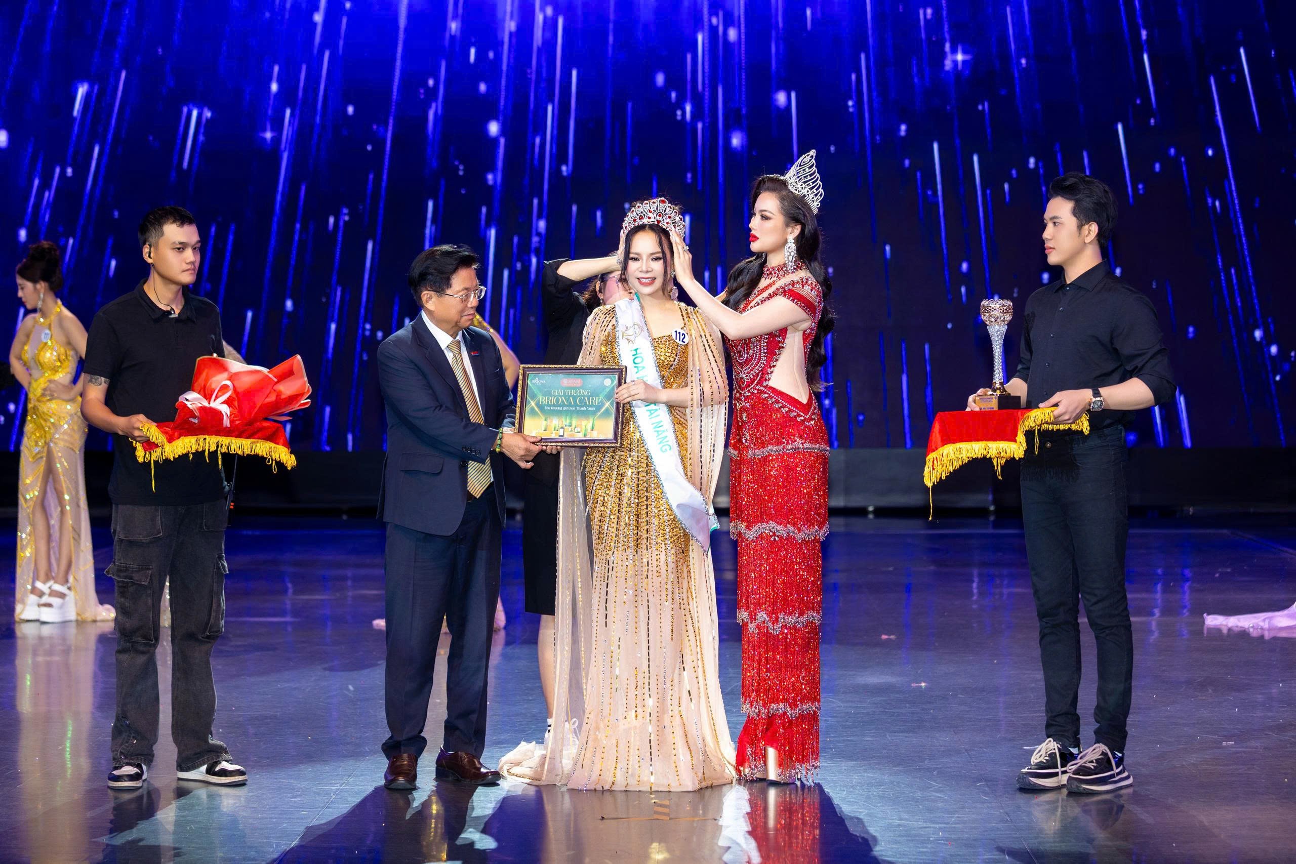 Nữ doanh nhân Lê Thị Hương Huệ đăng quang “Hoa hậu Tài năng” Miss Business Charm International 2025 - 4