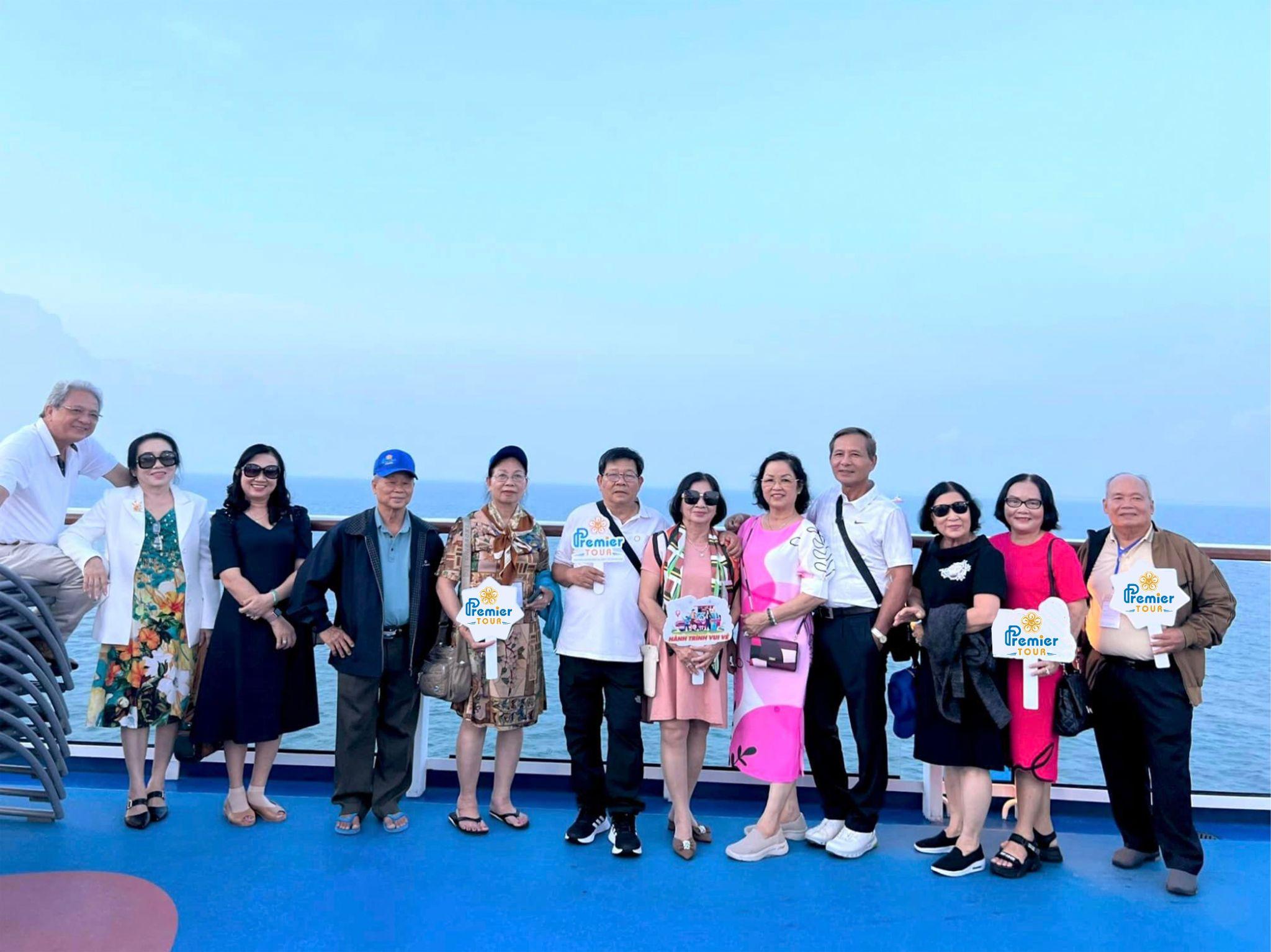 Chạm đến giấc mơ World Cup 2026 cùng Premier Tour - 3