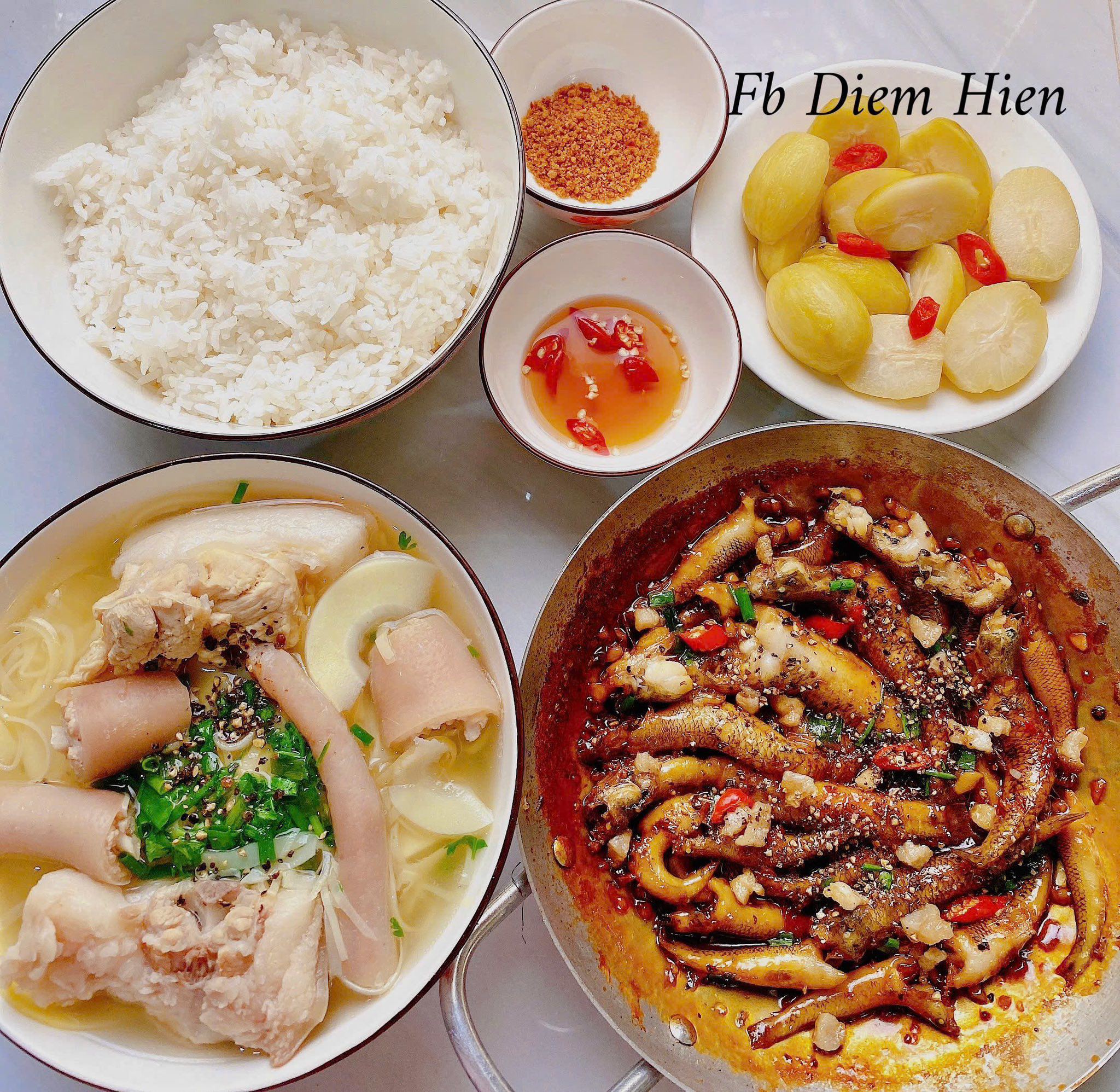 Thực đơn toàn món dân dã khiến ai nhìn thấy cũng thèm được về nhà ăn cơm - 21