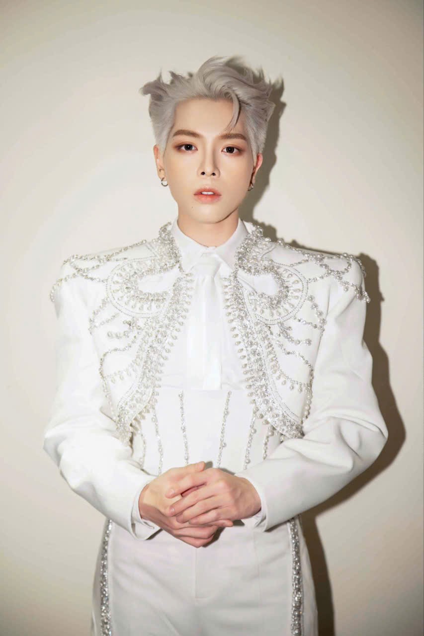 Chen và Xiumin (EXO) khuấy đảo sân khấu chính tại đại nhạc hội quốc tế ở TP. HCM - 3