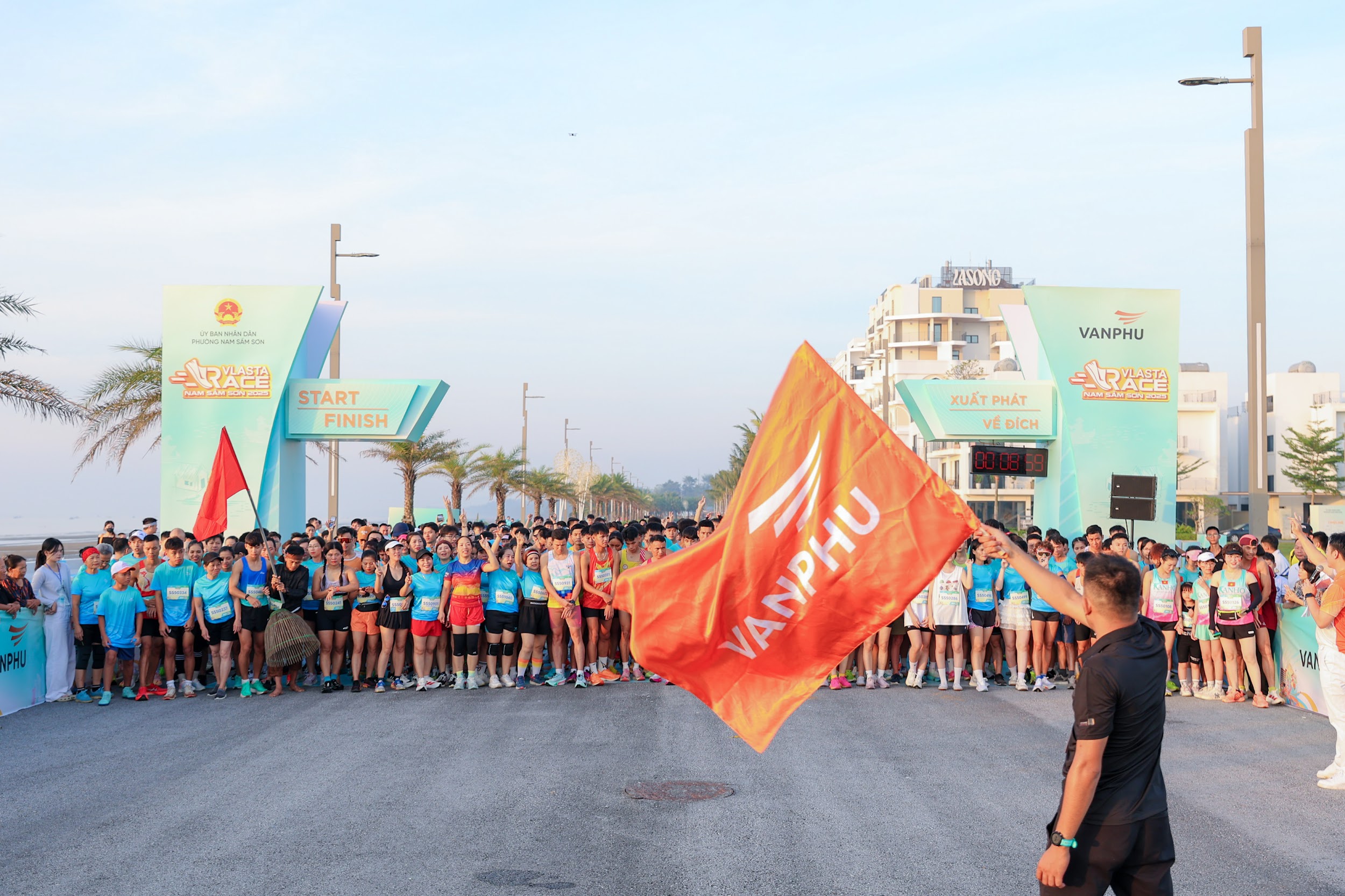 Bùng nổ giải chạy Vlasta Race Nam Sầm Sơn 2025: Hành trình bứt phá, lan tỏa tinh thần sống khỏe của gần 3.000 runners - 1