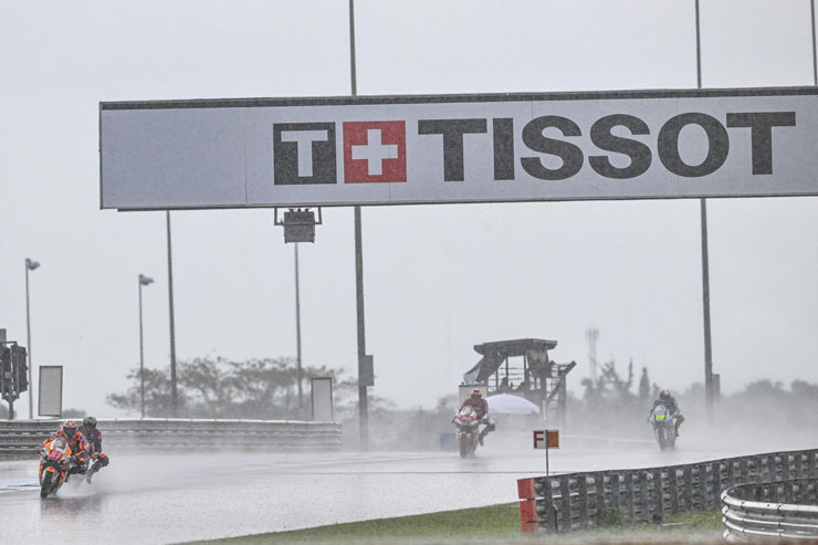 Đua xe MotoGP, Thai GP: Cú đúp thắng cho chuyên gia đua mưa, &#34;cuộc chiến&#34; đến hồi cao trào - 2