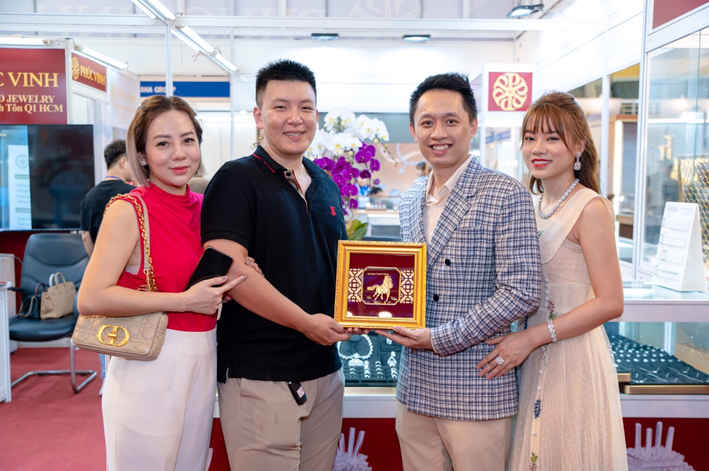 Trang sức Phúc Vinh Diamond Jewelry thu hút đông đảo khách hàng tại VIJF 2022-TP.HCM - 3