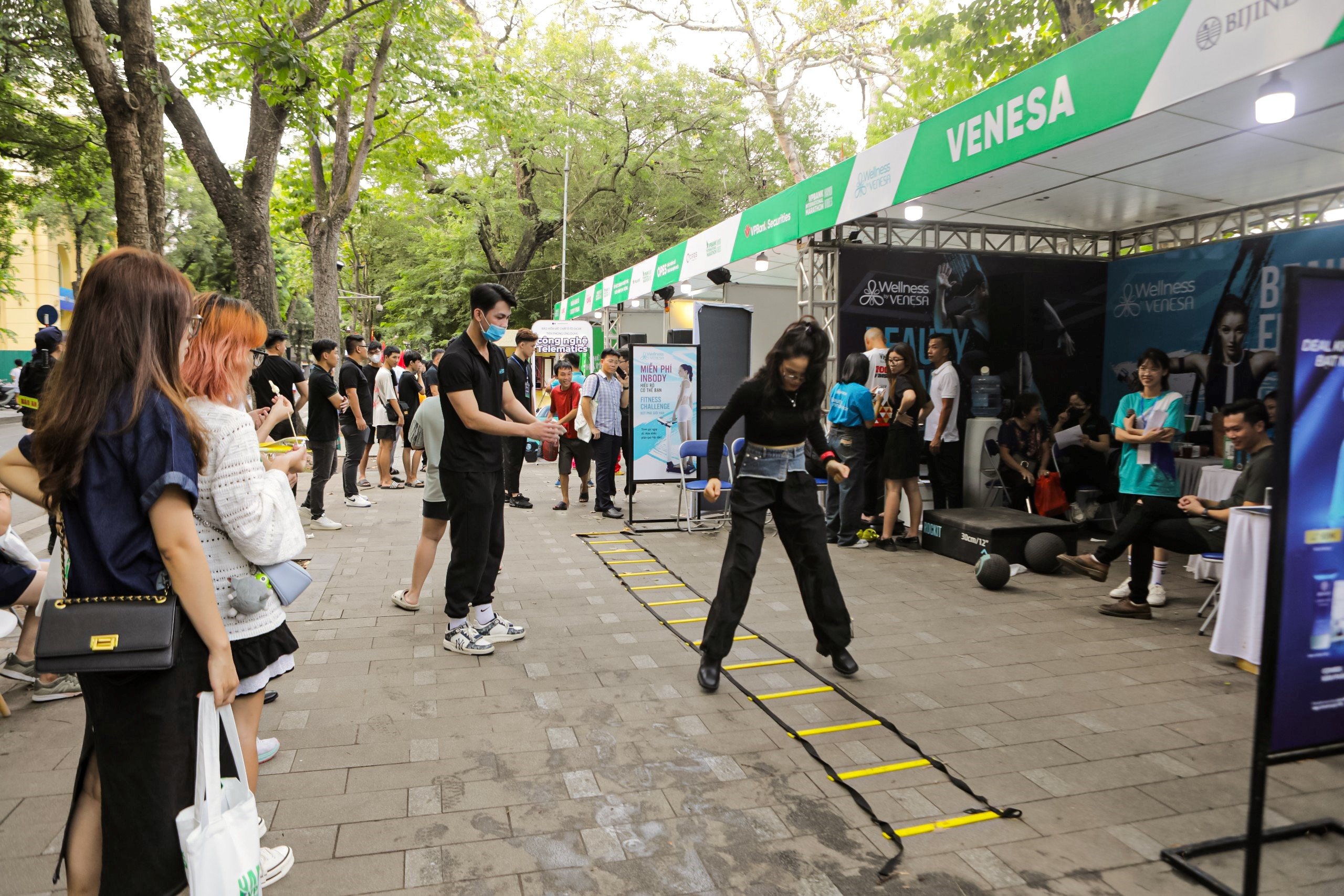 Wellness By Venesa tiếp sức giải chạy VPbank Hanoi International Marathon 2023 - 3
