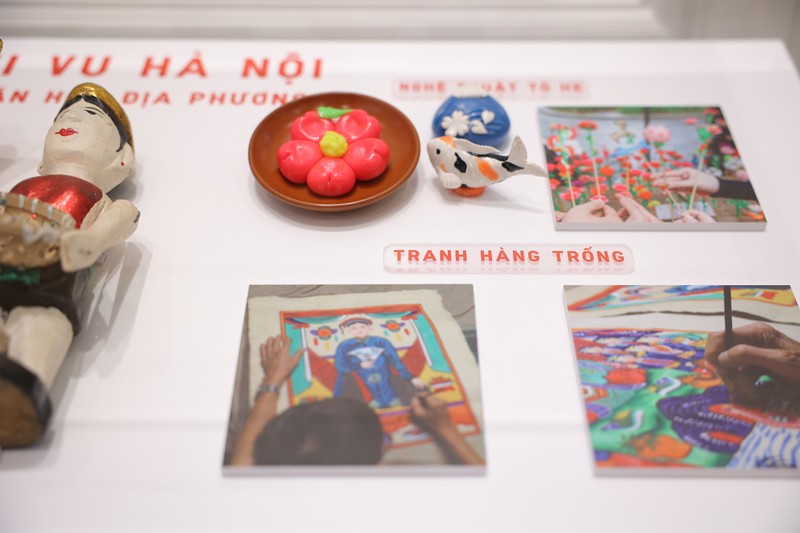 Hàng dài các bạn trẻ và người dân Thủ đô háo hức chào đón cửa hàng UNIQLO Hoàn Kiếm - 9