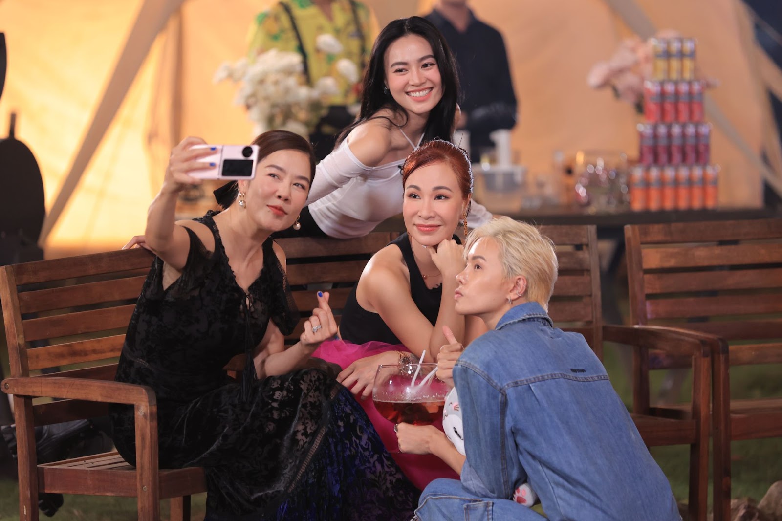 “Chị Đẹp Đạp Gió Rẽ Sóng": Giấc mơ thanh xuân dang dở và hành trình “tỏa sáng" của các Chị Đẹp - 9