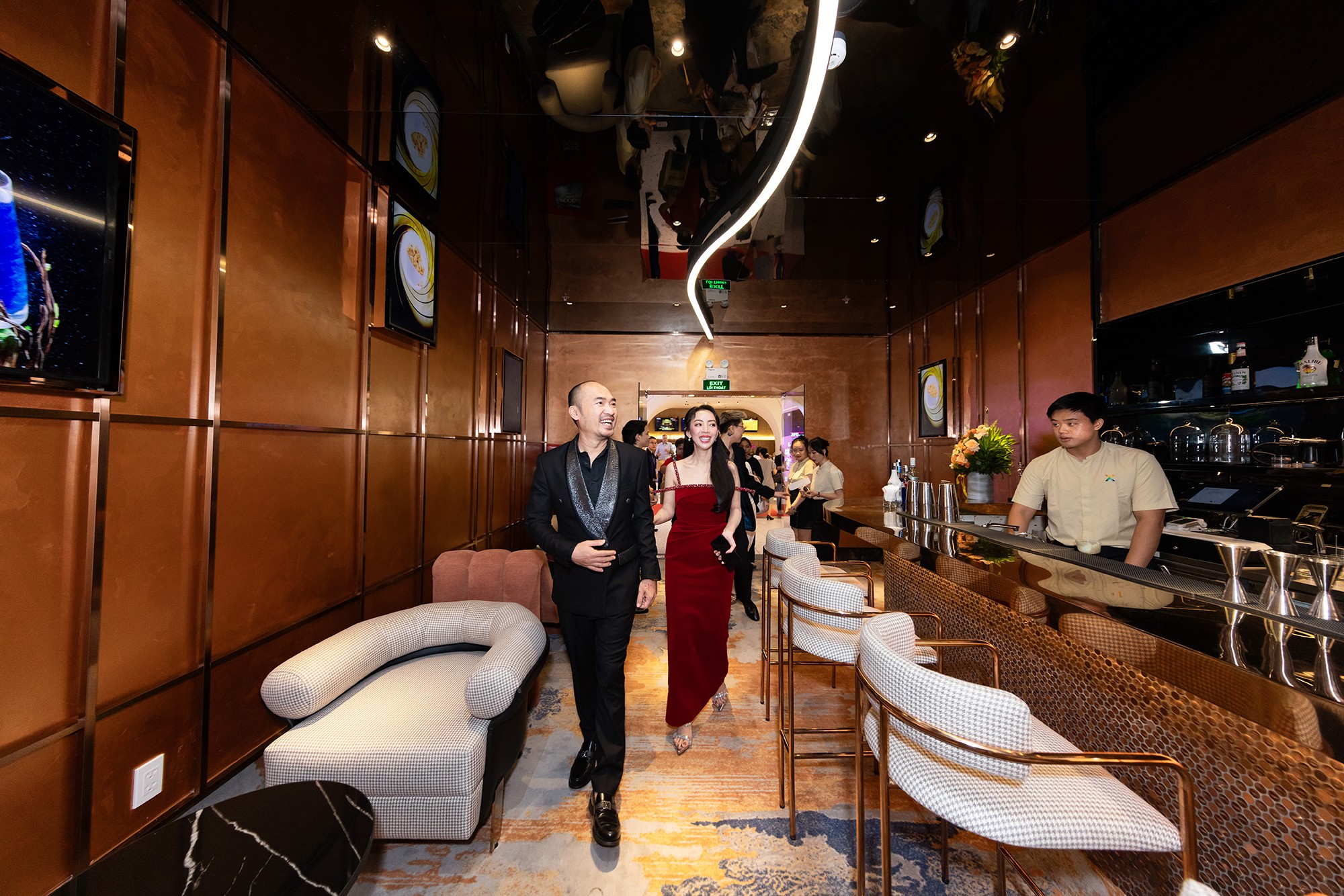 Hàng loạt siêu sao đổ bộ, Galaxy Sala vừa khai trương đã chiếm trọn Spotlight - 4