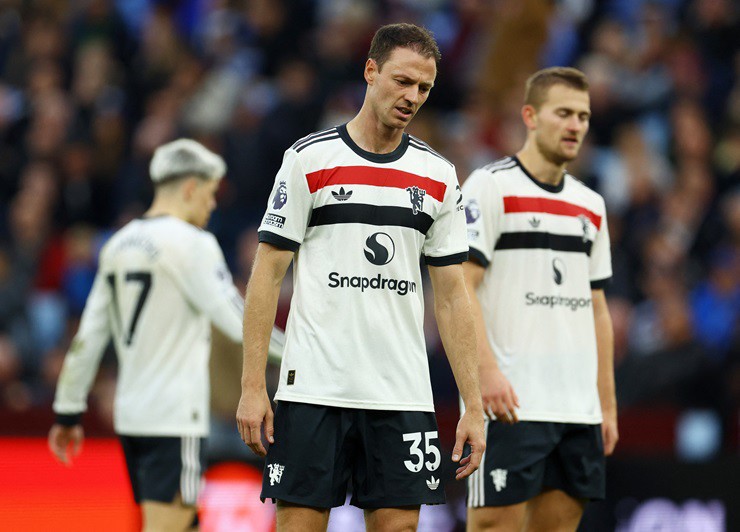 Jonny Evans tiết lộ không khí phòng thay đồ MU sau khởi đầu tệ hại - 1