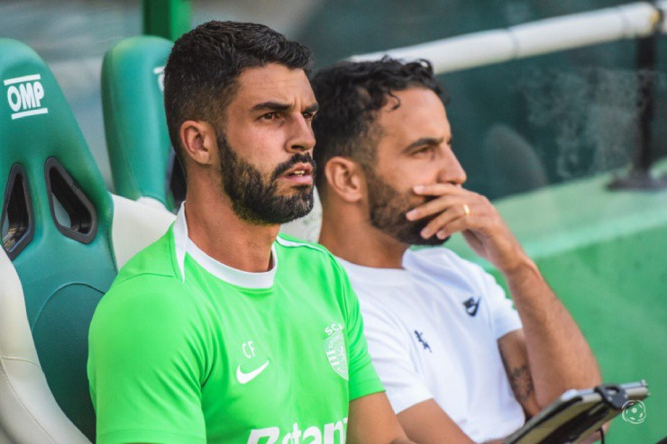 HLV Amorim chọn Fernandes làm trợ lí ở MU, so sánh "đàn em" với Mourinho - 2