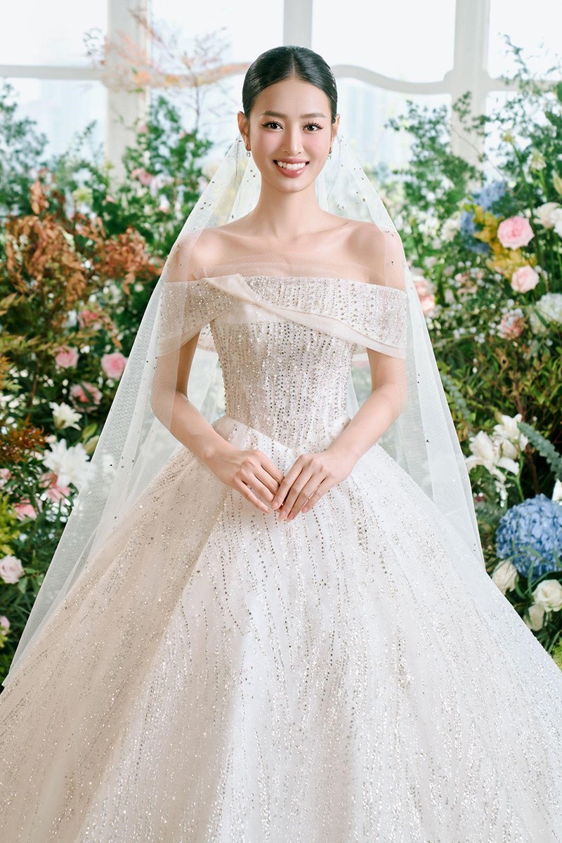 Á Hậu Bùi Khánh Linh rạng rỡ cùng BST White Rose Bridal: Vẻ đẹp hoàn mỹ ngày cưới - 3